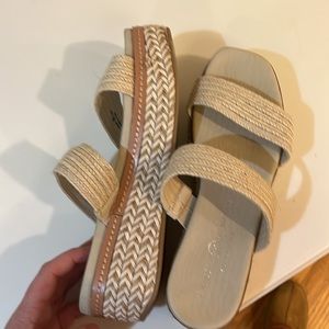 Chinese laundry sandals slides size 8 . Great condition
